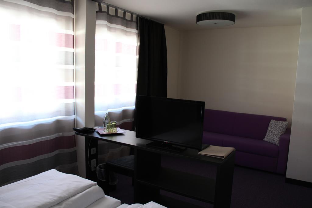 Amiga Hotel Muenchen Messe Екстер'єр фото